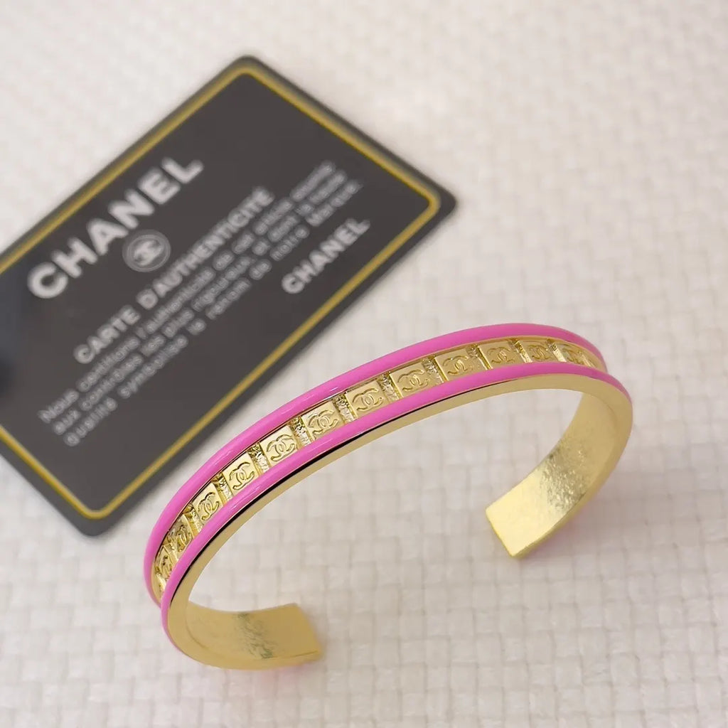 Luxury Enamel Cuff Bracelet in White and Pink - Hình 6
