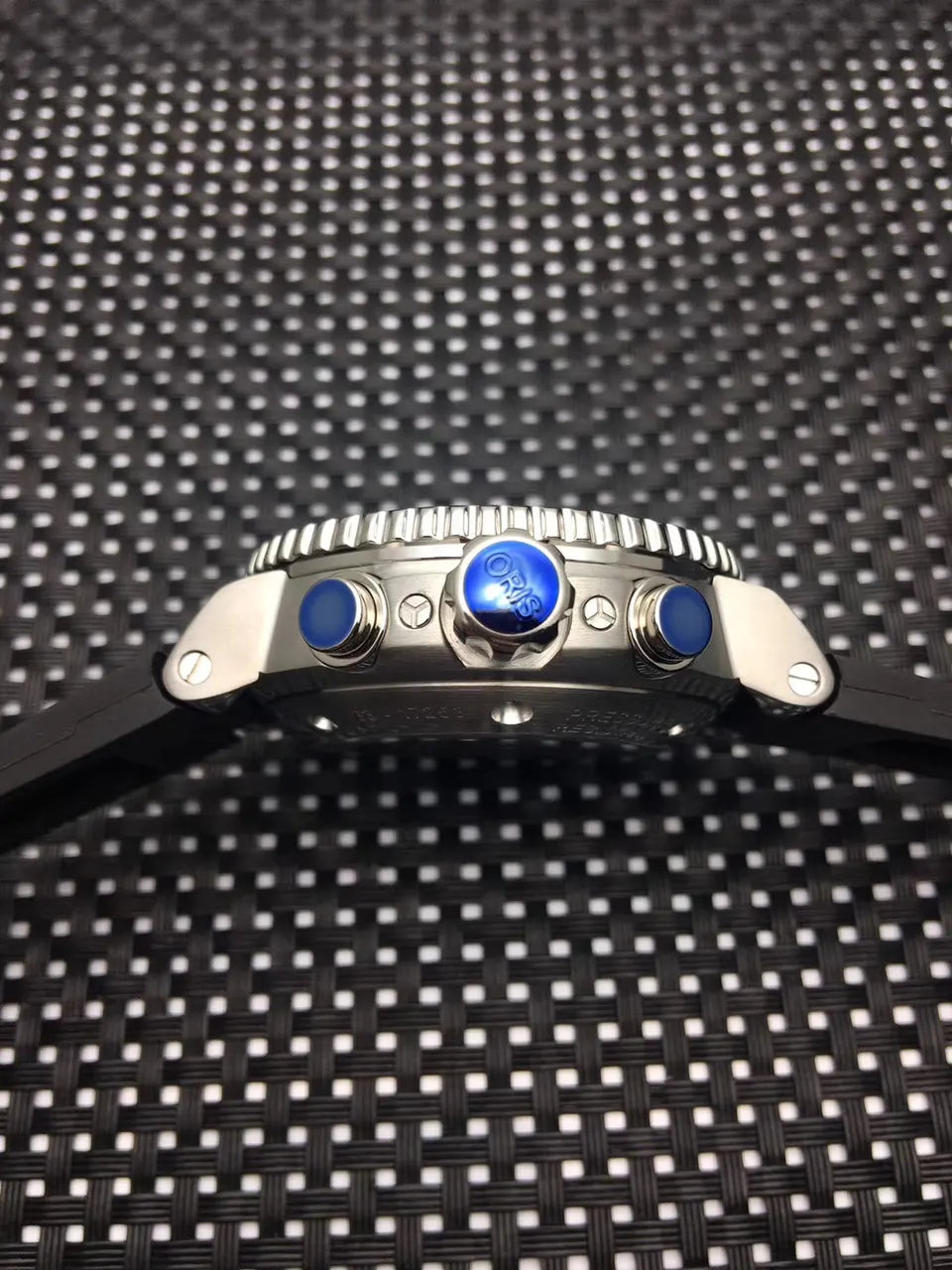 dial Oris Aquis Blue Chronograph - Hình 2