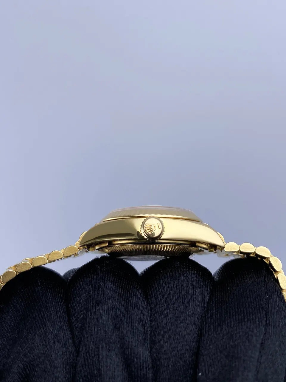 Rolex Datejust Gold Mother of Pearl Sapphire Dial - Hình 4