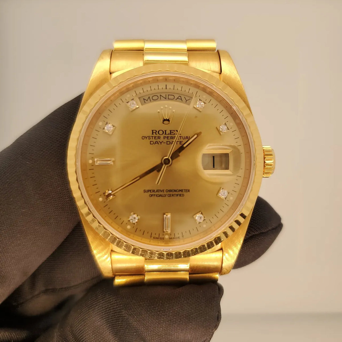 day Rolex Gold Diamond Champagne Dial - Hình 5