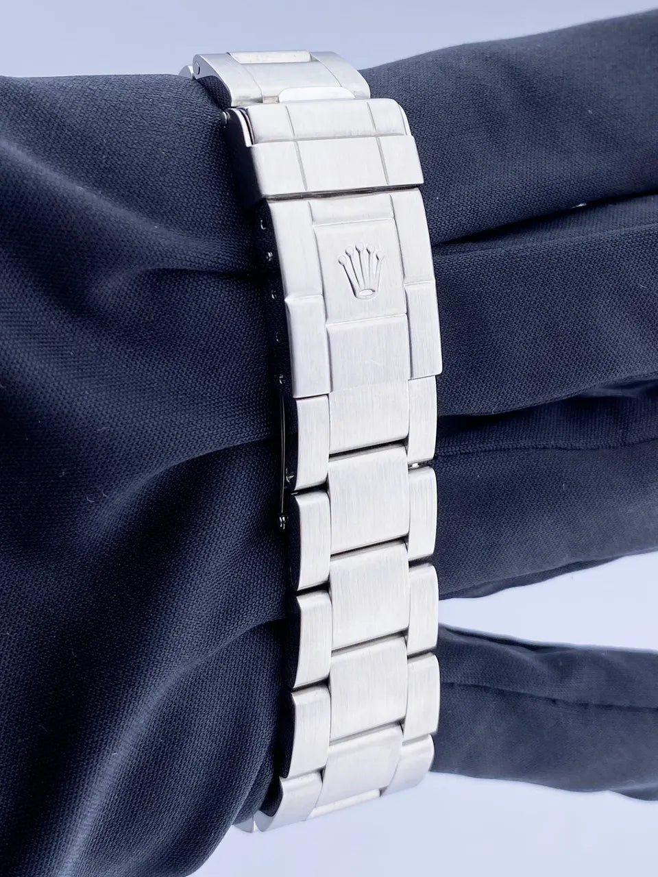 Rolex Explorer II Black Dial 40mm - Hình 5