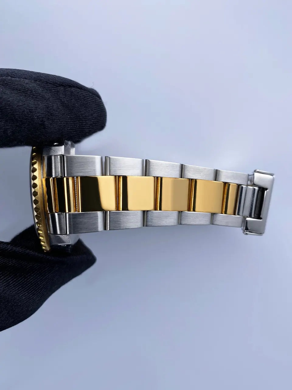 black Rolex Two-Tone Submariner - Hình 9