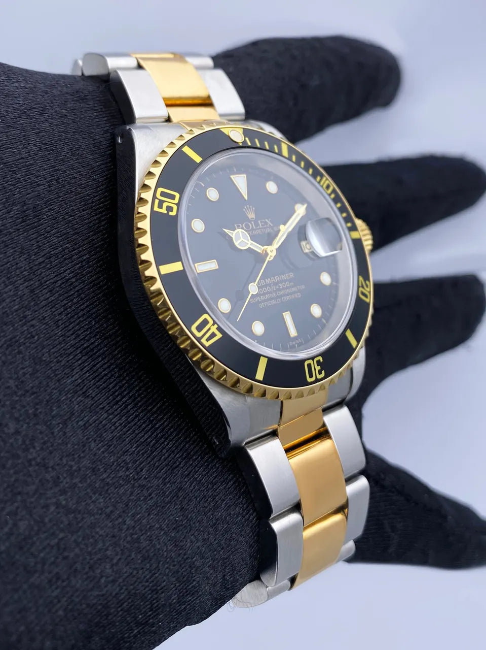 black Rolex Two-Tone Submariner - Hình 4