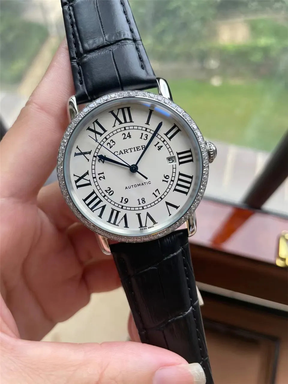 Cartier Diamond Leather Watch - Hình 2