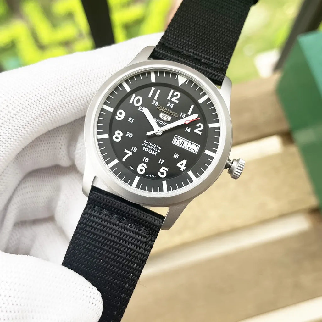 Seiko 5 Black Field Watch - Hình 2